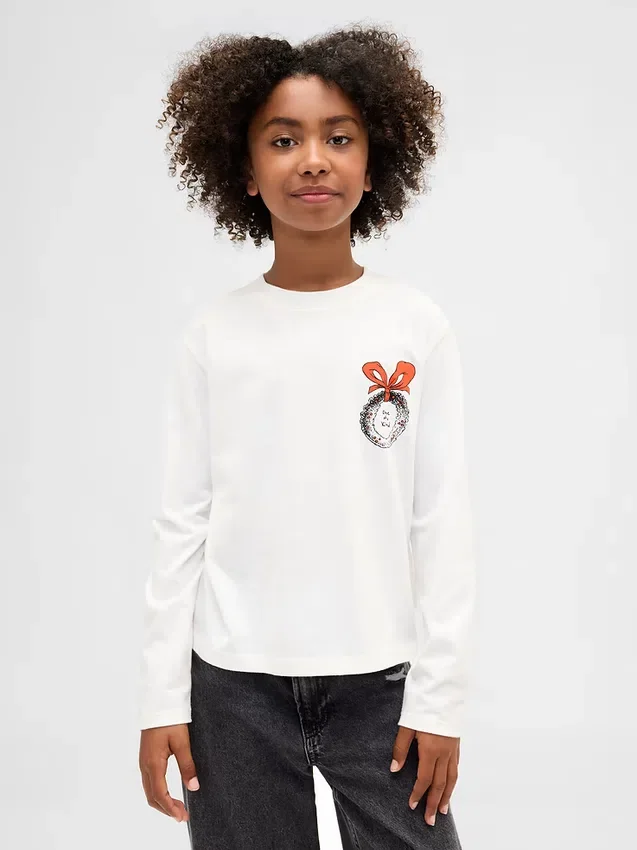 Camiseta infantil oversize con diseño gráfico