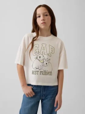 Camiseta infantil oversize con logo gráfico