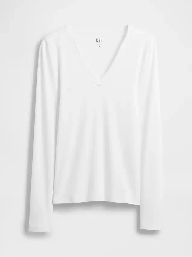 Camiseta moderna con cuello en V