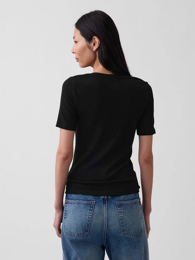 Camiseta moderna de cuello redondo