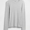 Camiseta moderna de cuello redondo