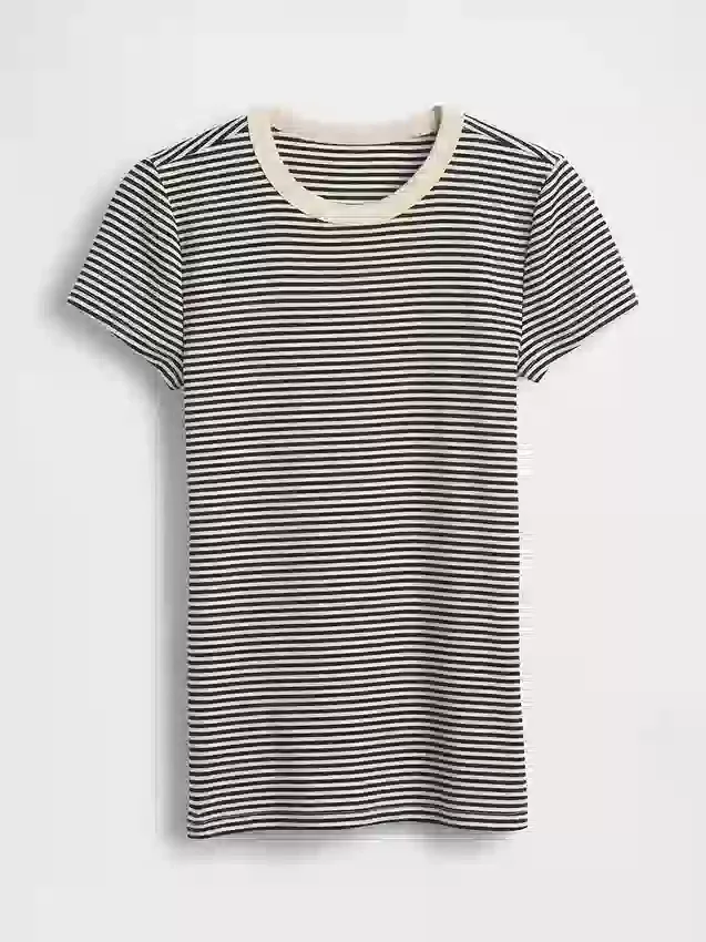 Camiseta moderna de cuello redondo