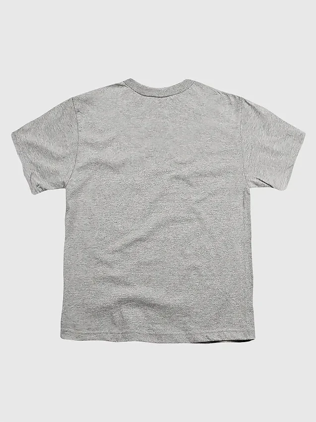 Camiseta para niños con el logotipo de Superman 2025 y diseño gráfico desgastado a todo color
