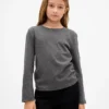 Camiseta para niños con fruncidos en los costados