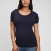 Camiseta premamá moderna de cuello redondo