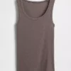 Camiseta sin mangas con cuello redondo acanalado