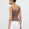 Camiseta sin mangas corta moderna