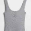 Camiseta sin mangas de pijama tipo Henley con encaje de canalé fino