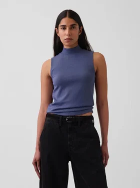 Camiseta sin mangas moderna con cuello alto