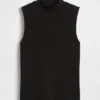 Camiseta sin mangas moderna con cuello alto
