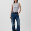 Camiseta sin mangas moderna de cuello redondo