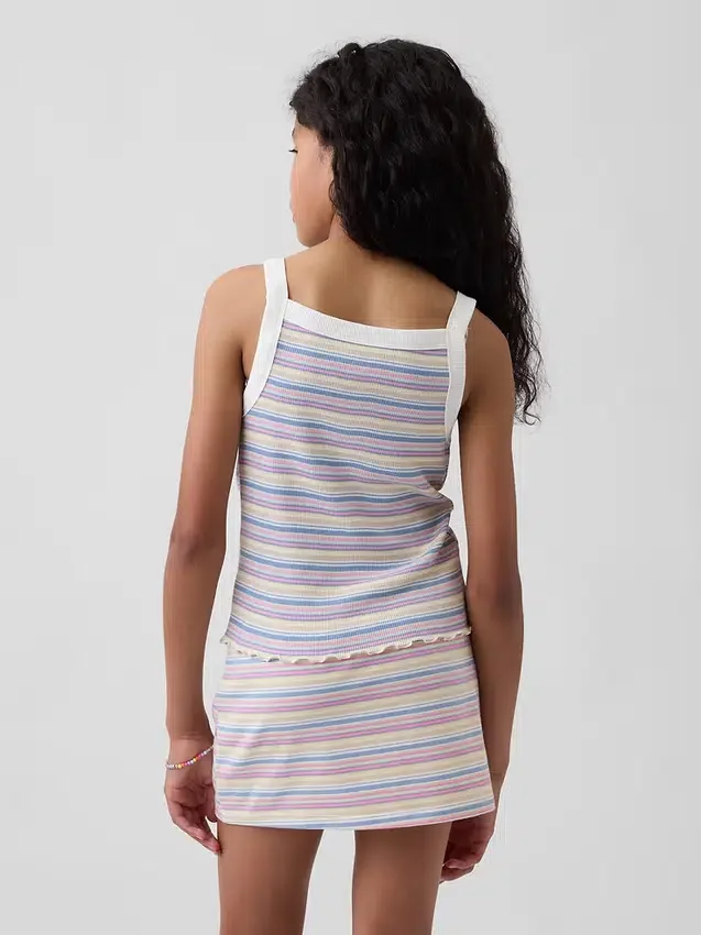 Camiseta sin mangas para niños con cuello cuadrado y tejido acanalado