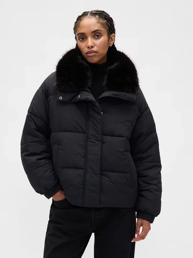 Chaqueta acolchada con ribete de piel sintética