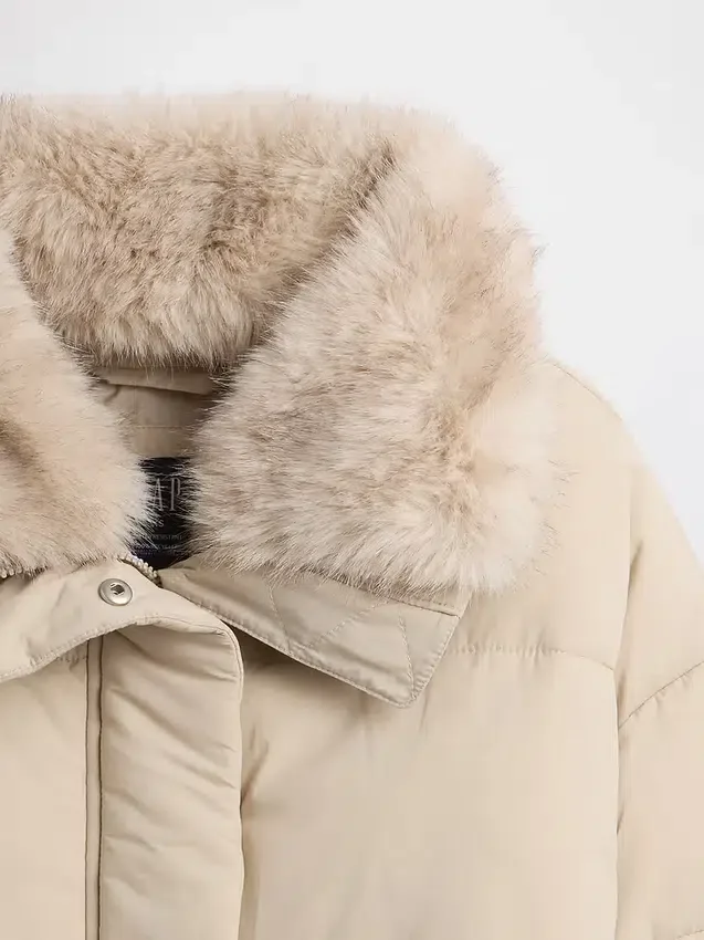 Chaqueta acolchada con ribete de piel sintética