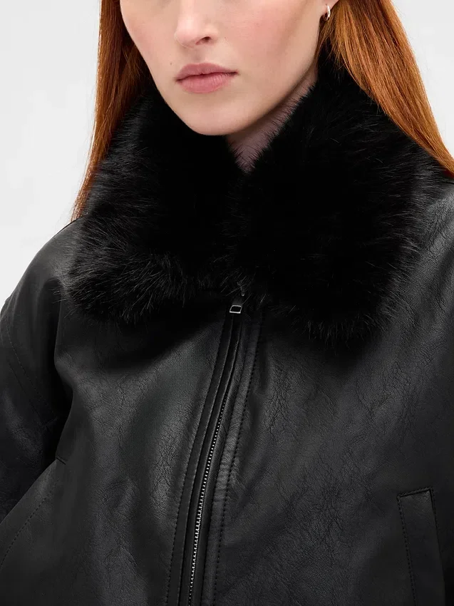 Chaqueta bomber de cuero vegano