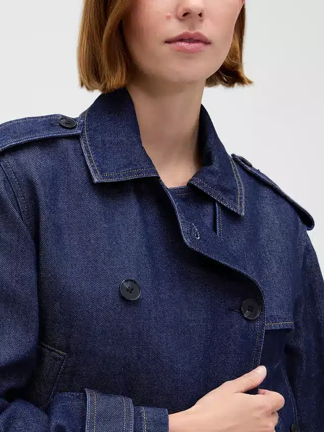 Chaqueta corta tipo trench de mezclilla ultrasuave