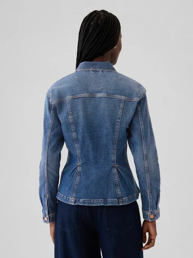 Chaqueta de mezclilla con detalle ajustado