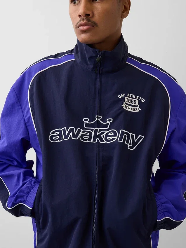 Chaqueta deportiva oversize reciclada GAP × Awake Ny