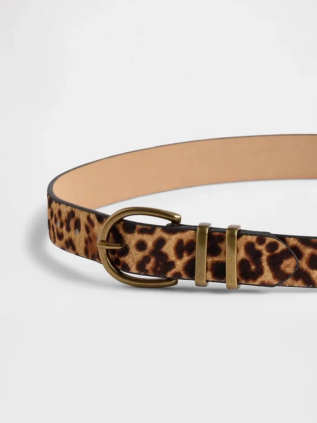 Cinturón de pelo de becerro con estampado de leopardo