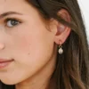 Colgante de fiesta de cumpleaños de Pierced Co para aretes tipo huggie
