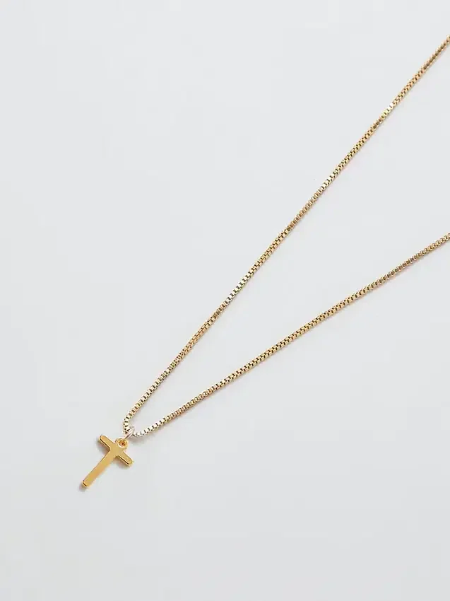 Collar delicado con iniciales de Admiral Row