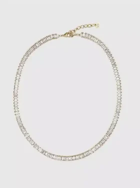 Collar tipo tenis con corazón en forma de baguette