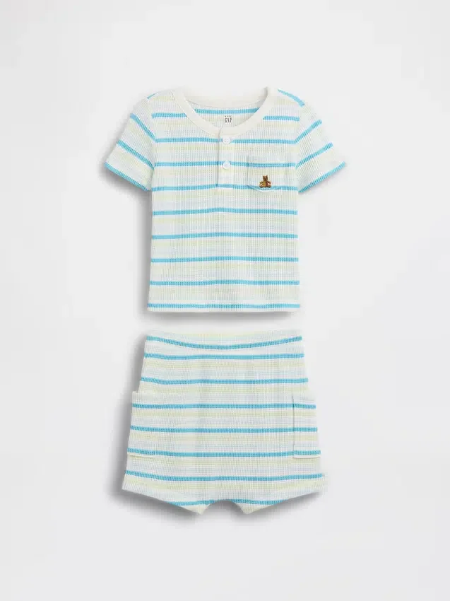 Conjunto de camiseta Henley y shorts tipo waffle para bebé