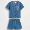 Conjunto de denim estilo universitario para bebé