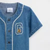 Conjunto de denim estilo universitario para bebé