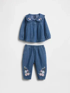 Conjunto de mezclilla con estampado floral para bebé