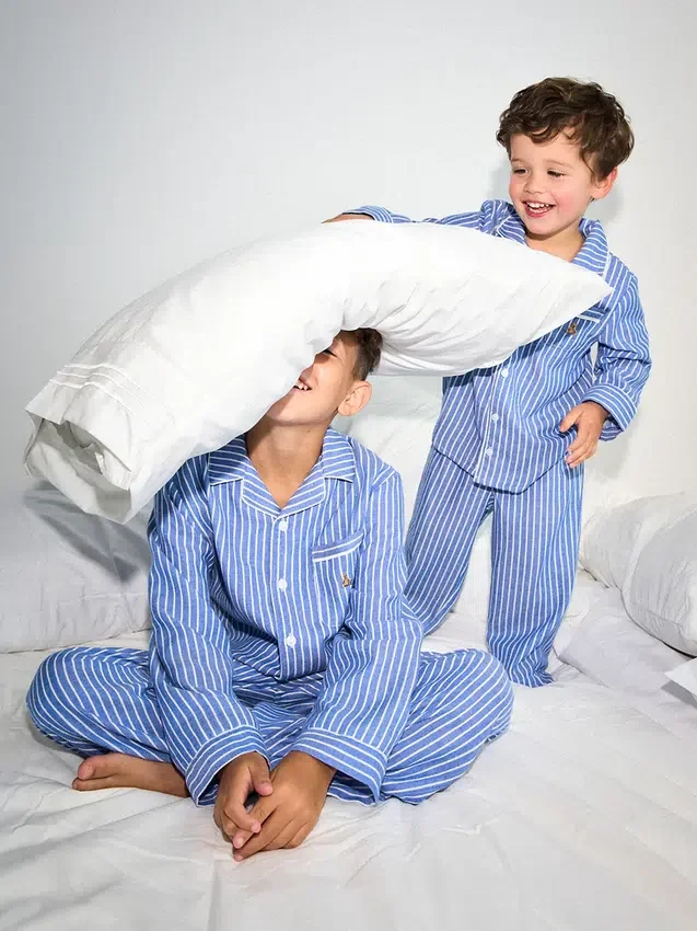 Conjunto de pijama de franela reciclada para niños