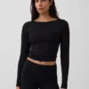 GapFit Smooth con cuello de barco en camisea