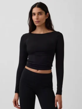 GapFit Smooth con cuello de barco en camisea