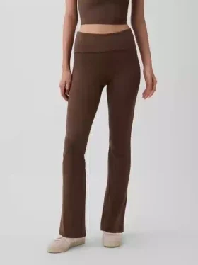 Leggings GapFit Smooth con cintura doblada y corte mini acampanado