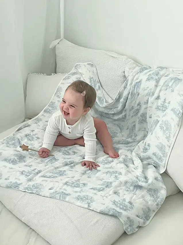 Manta de bambú para bebé «Spring Toile» de The Gilded Bird