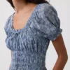 Mini vestido con cintura fruncida