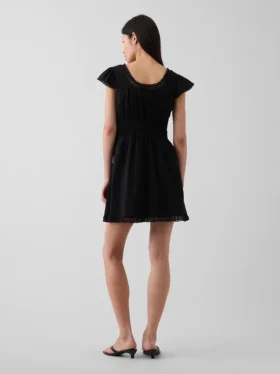 Mini vestido con cuello redondo y ribete de encaje