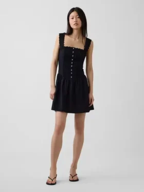 Mini vestido de cintura baja con pinzas