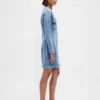 Mini vestido de mezclilla con bolsillos