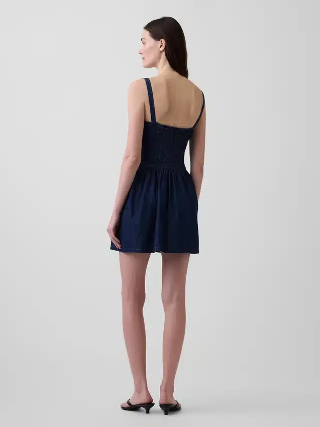 Mini vestido de mezclilla con cintura baja
