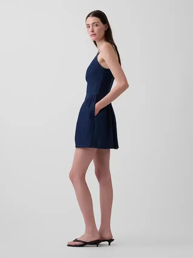 Mini vestido de mezclilla con cintura baja