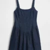 Mini vestido de mezclilla con cintura baja