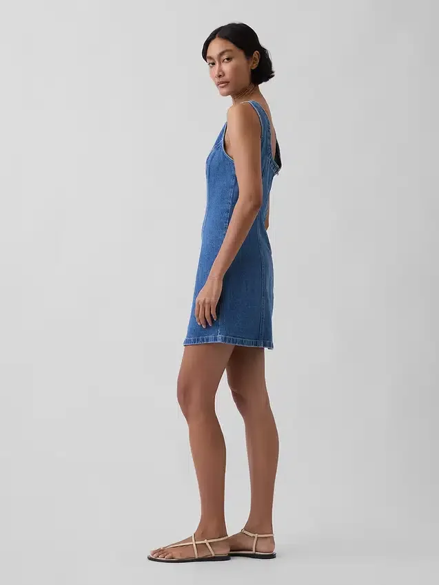Mini vestido de mezclilla con cuello de barco y espalda abierta