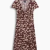 Mini vestido estampado con cuello en V