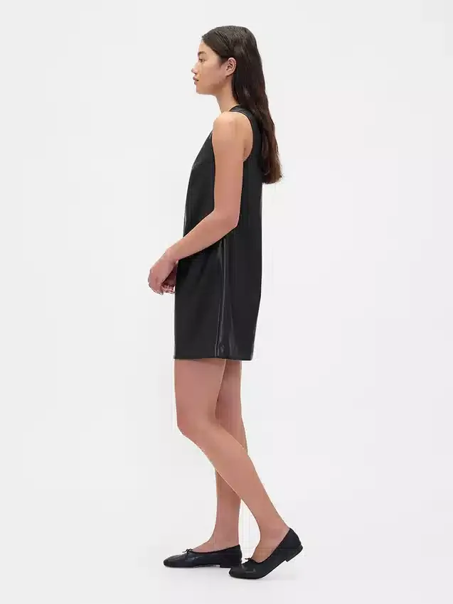 Mini vestido recto de cuero vegano