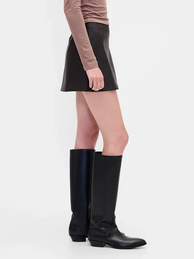 Minifalda-pantalón de cuero vegano