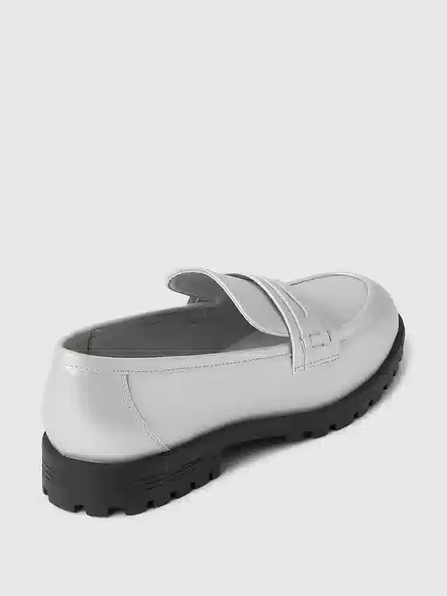 Mocasines metalizados para niños