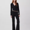 Pantalones acampanados modernos de canalé ancho