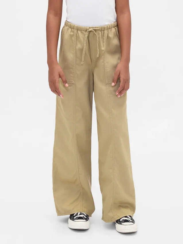 Pantalones anchos y cómodos para uniforme infantil