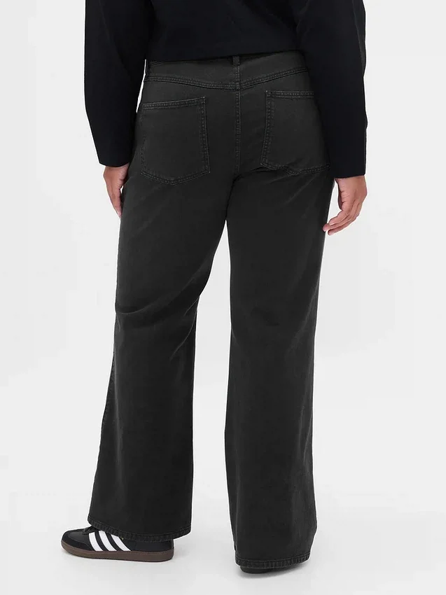 Pantalones caqui acampanados de talle bajo y corte holgado
